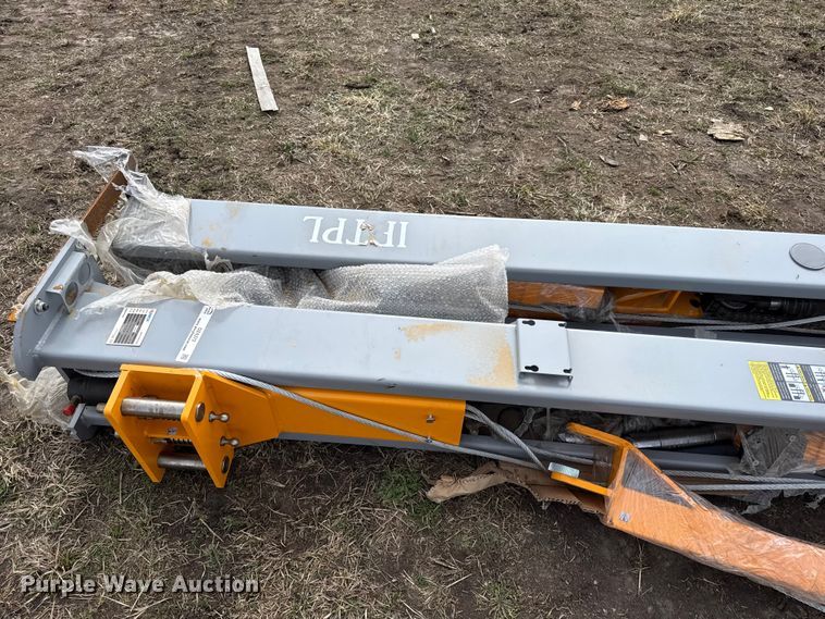 image for item DZ4372 2025 IRanch automotive lift