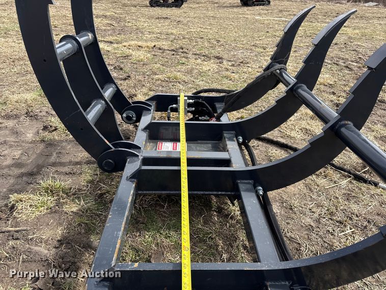 image for item DZ4374 skid steer loader