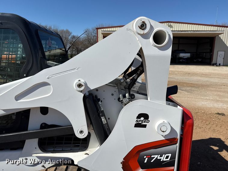 image for item DZ5124 2024 Bobcat T740 tracked skid steer loader