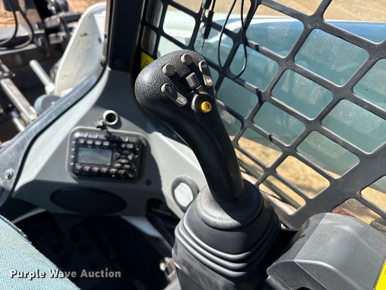 image for item DZ5124 2024 Bobcat T740 tracked skid steer loader