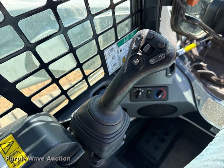 image for item DZ5124 2024 Bobcat T740 tracked skid steer loader