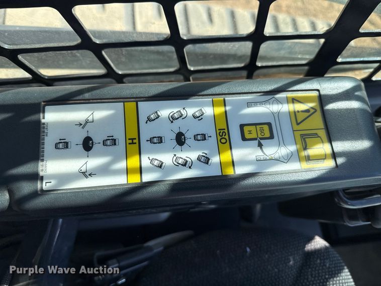 image for item DZ5124 2024 Bobcat T740 tracked skid steer loader