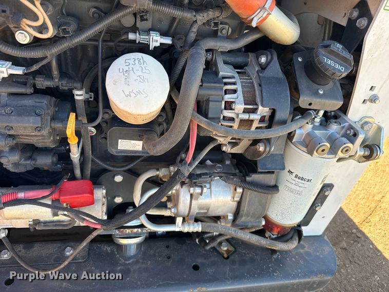 image for item DZ5124 2024 Bobcat T740 tracked skid steer loader