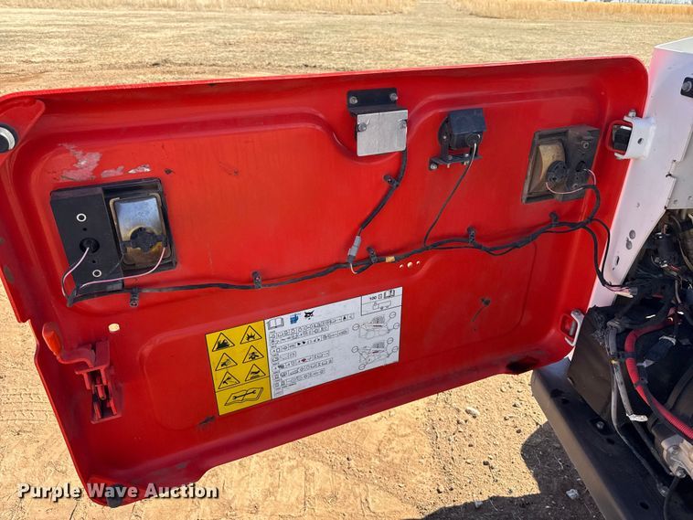 image for item DZ5124 2024 Bobcat T740 tracked skid steer loader