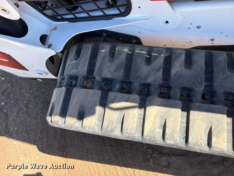 image for item DZ5124 2024 Bobcat T740 tracked skid steer loader