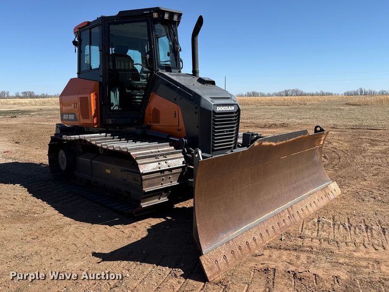 image for item DZ5125 2022 Doosan DD100 dozer