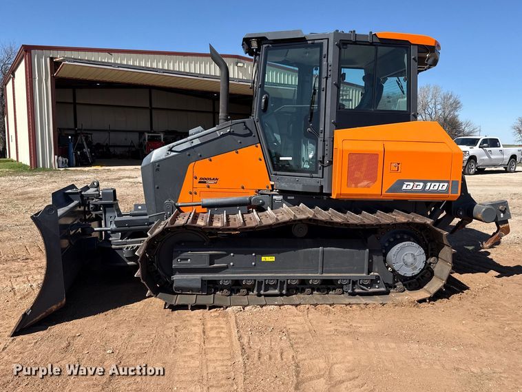 image for item DZ5125 2022 Doosan DD100 dozer