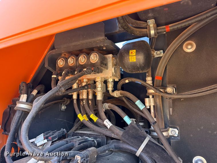 image for item DZ5125 2022 Doosan DD100 dozer