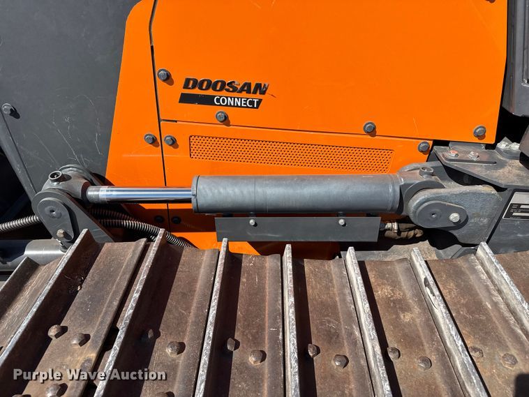 image for item DZ5125 2022 Doosan DD100 dozer