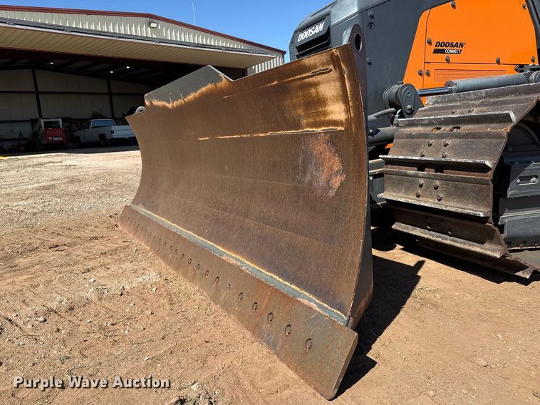 image for item DZ5125 2022 Doosan DD100 dozer