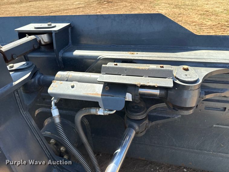 image for item DZ5125 2022 Doosan DD100 dozer