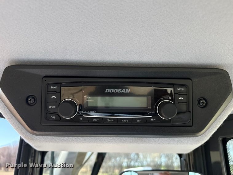 image for item DZ5125 2022 Doosan DD100 dozer