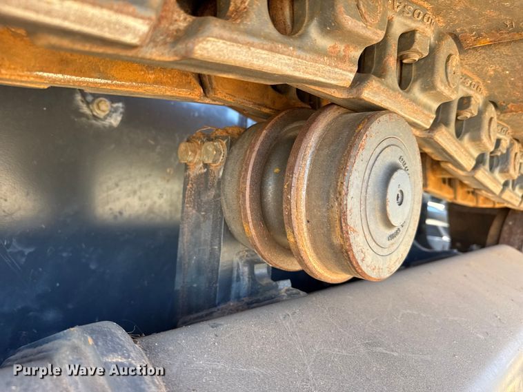 image for item DZ5125 2022 Doosan DD100 dozer