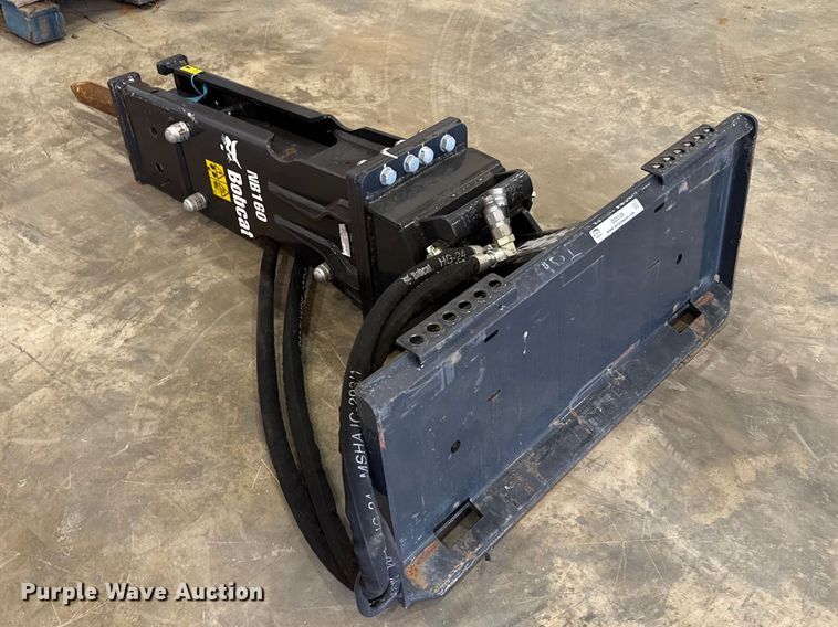 image for item DZ5126 2022 Bobcat NB160 breaker