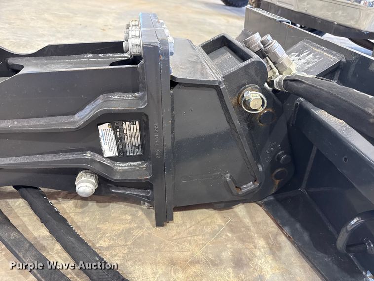 image for item DZ5126 2022 Bobcat NB160 breaker
