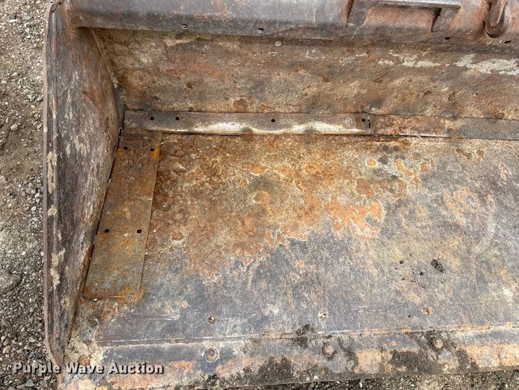 image for item DZ5142 2017 Bobcat S650 skid steer loader