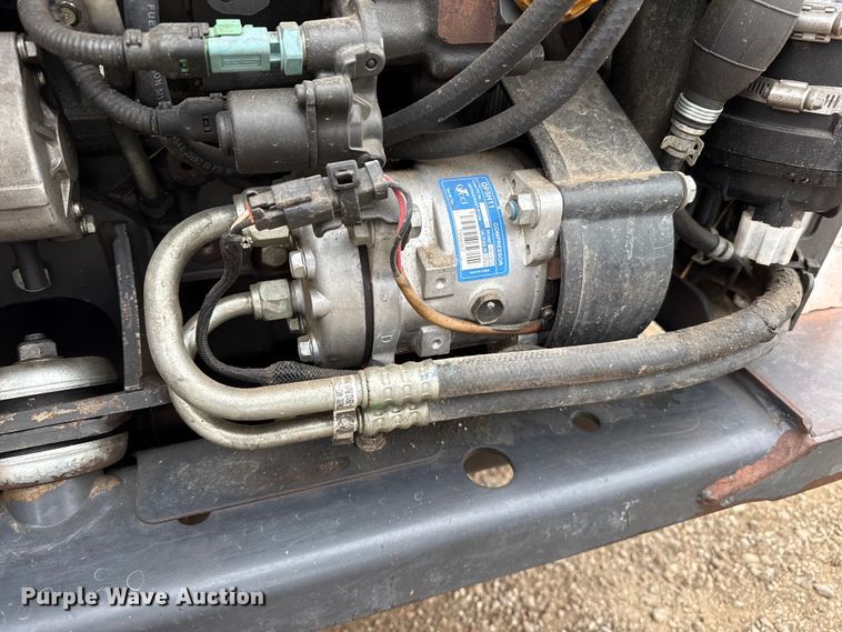 image for item DZ5142 2017 Bobcat S650 skid steer loader