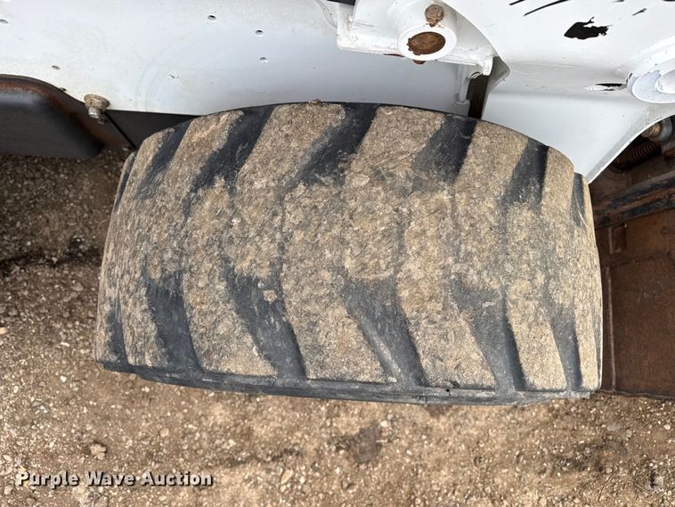 image for item DZ5142 2017 Bobcat S650 skid steer loader