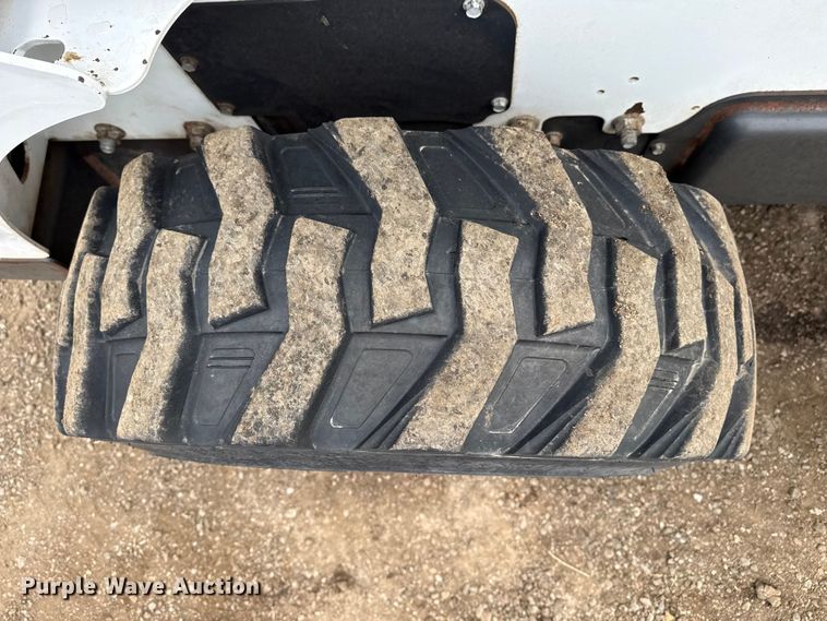 image for item DZ5142 2017 Bobcat S650 skid steer loader