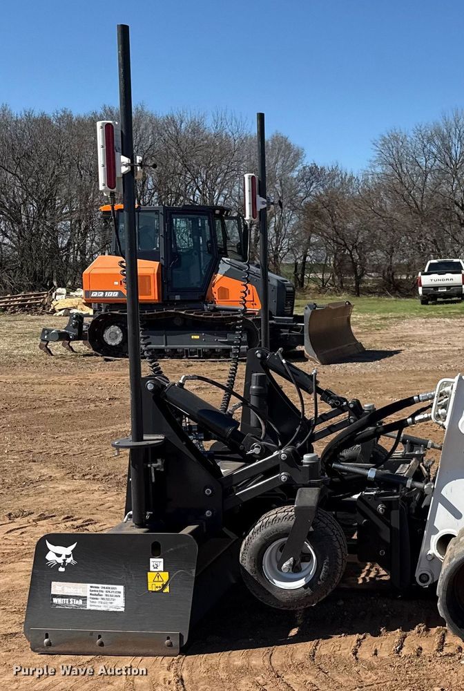 image for item DZ5159 2023 Bobcat HD84 skid steer box blade