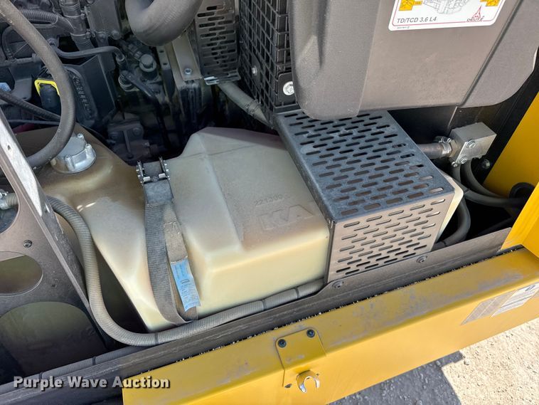 image for item DZ5167 2022 Kaeser M118 air compressor