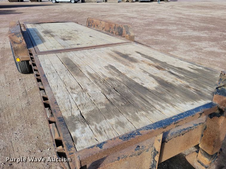 image for item EA2843 2015 PJ tilt deck utility trailer