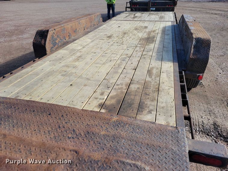 image for item EA2843 2015 PJ tilt deck utility trailer