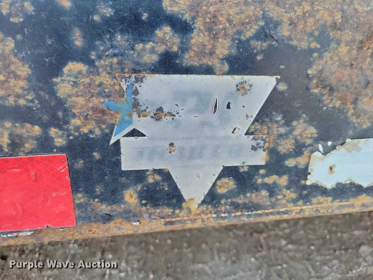 image for item EA2843 2015 PJ tilt deck utility trailer