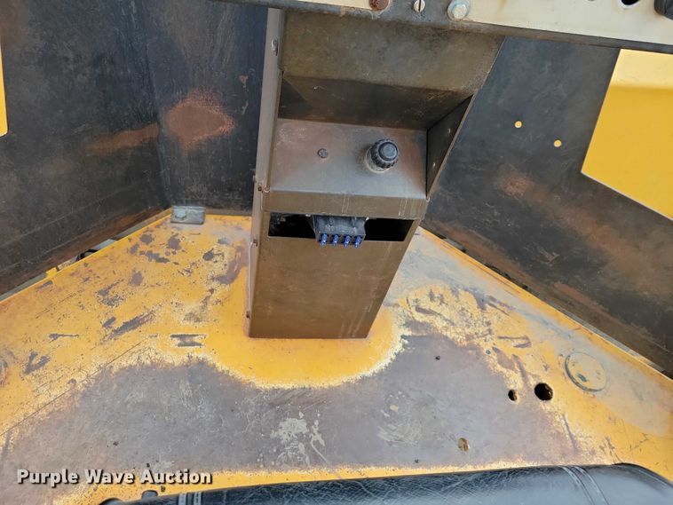 image for item EA2849 1990 DynaPac CA251D single drum vibratory roller