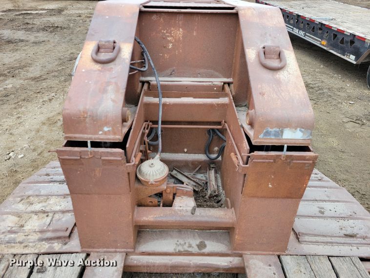 image for item EA2852 1990 Trail King TK100DG lowboy equipment trailer