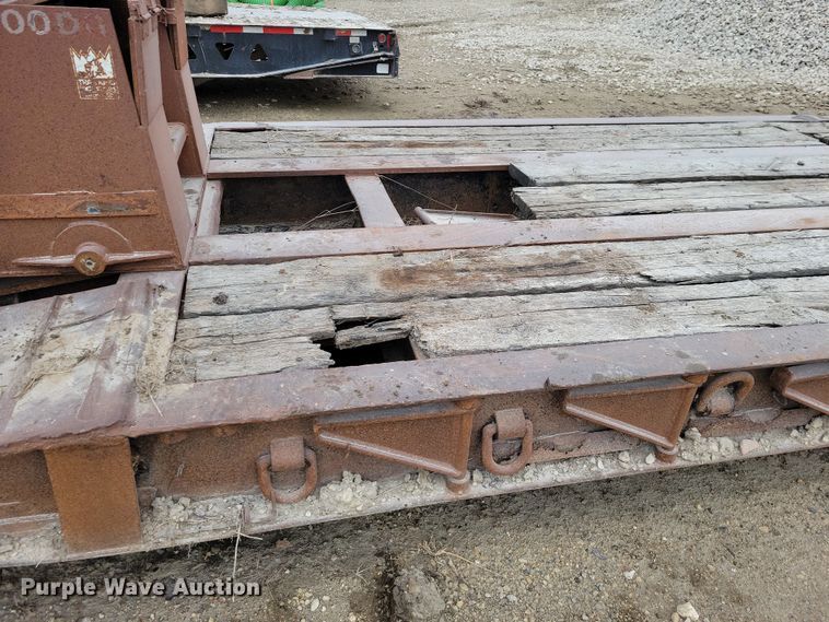 image for item EA2852 1990 Trail King TK100DG lowboy equipment trailer