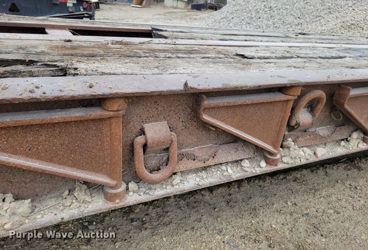 image for item EA2852 1990 Trail King TK100DG lowboy equipment trailer