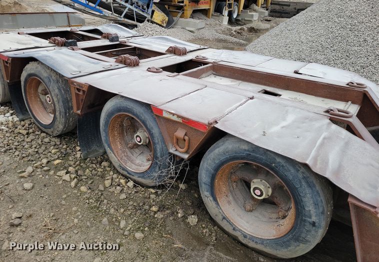 image for item EA2852 1990 Trail King TK100DG lowboy equipment trailer