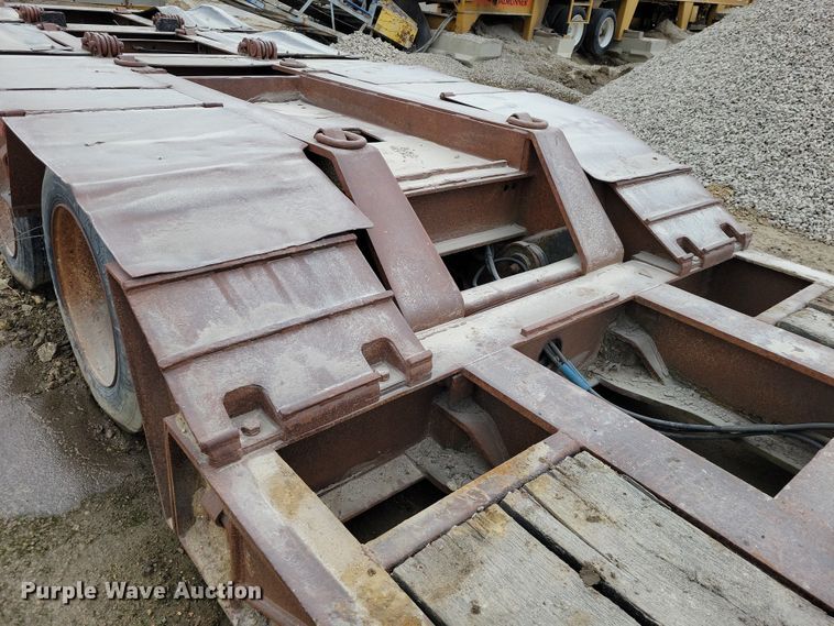 image for item EA2852 1990 Trail King TK100DG lowboy equipment trailer