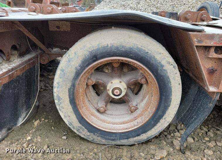 image for item EA2852 1990 Trail King TK100DG lowboy equipment trailer