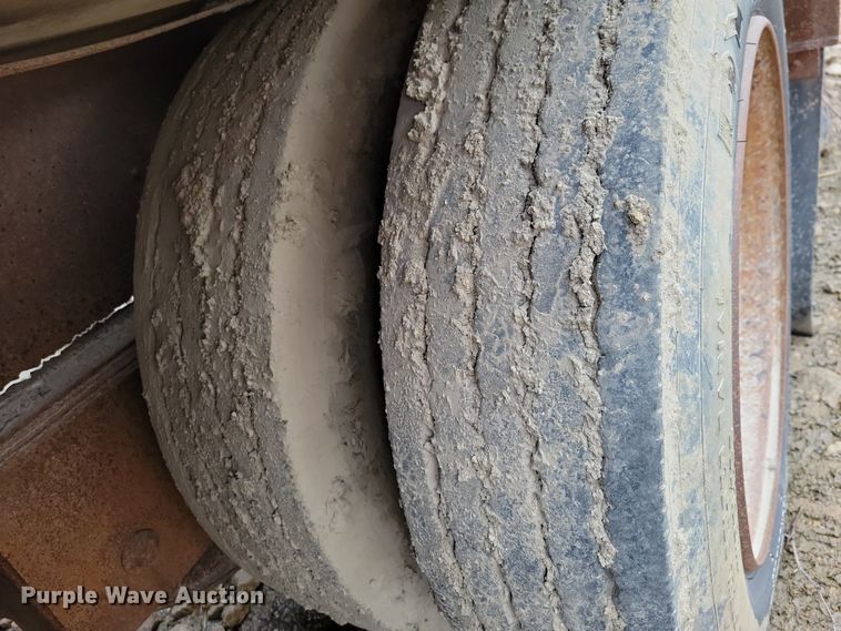 image for item EA2852 1990 Trail King TK100DG lowboy equipment trailer