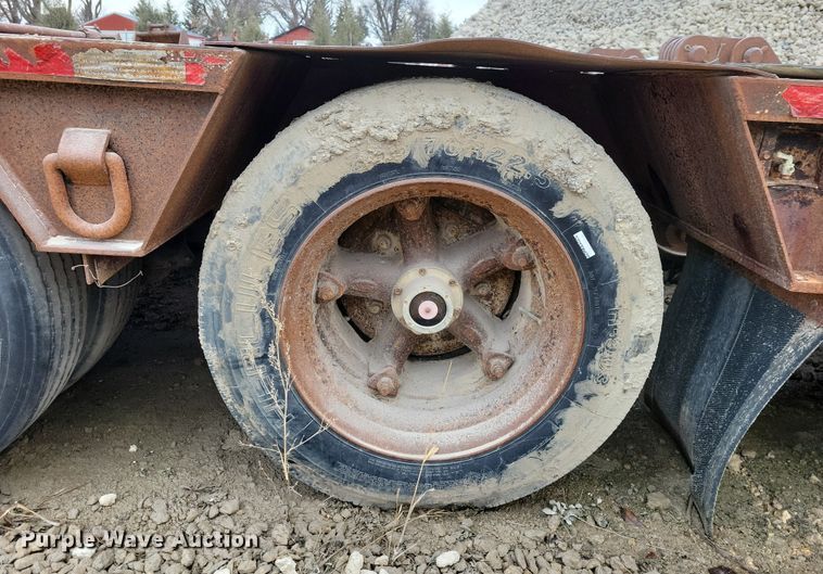 image for item EA2852 1990 Trail King TK100DG lowboy equipment trailer