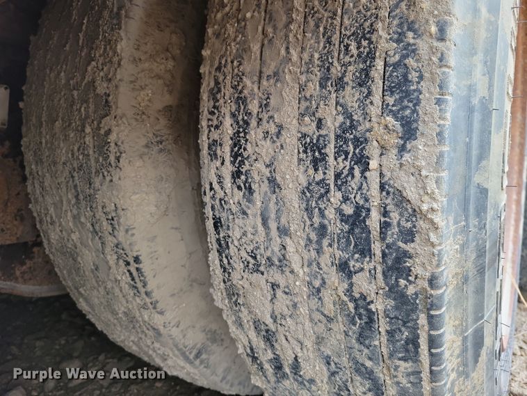 image for item EA2852 1990 Trail King TK100DG lowboy equipment trailer