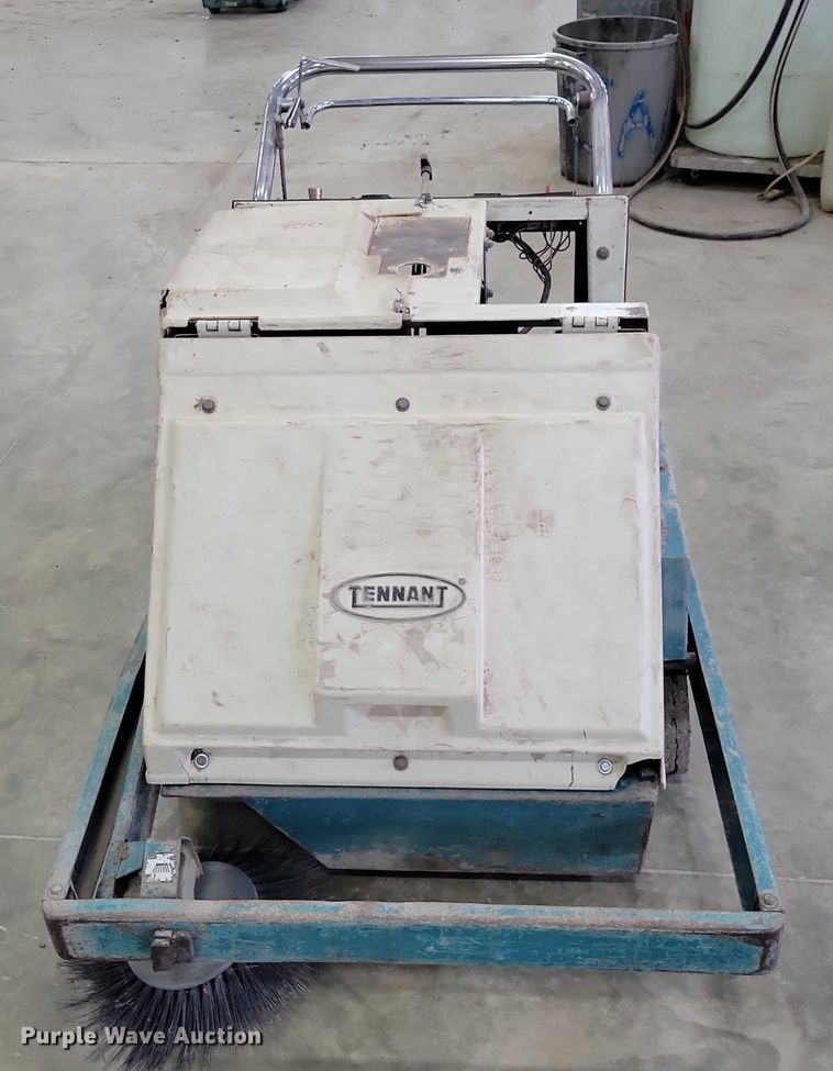 image for item EA2856 Tennant sweeper