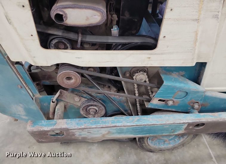 image for item EA2856 Tennant sweeper