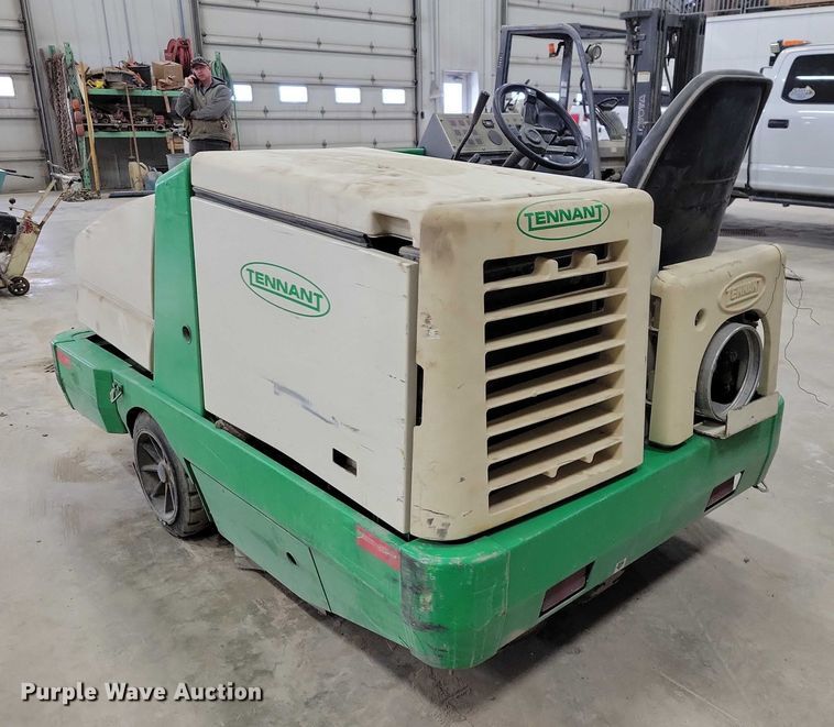 image for item EA2858 Tennant sweeper
