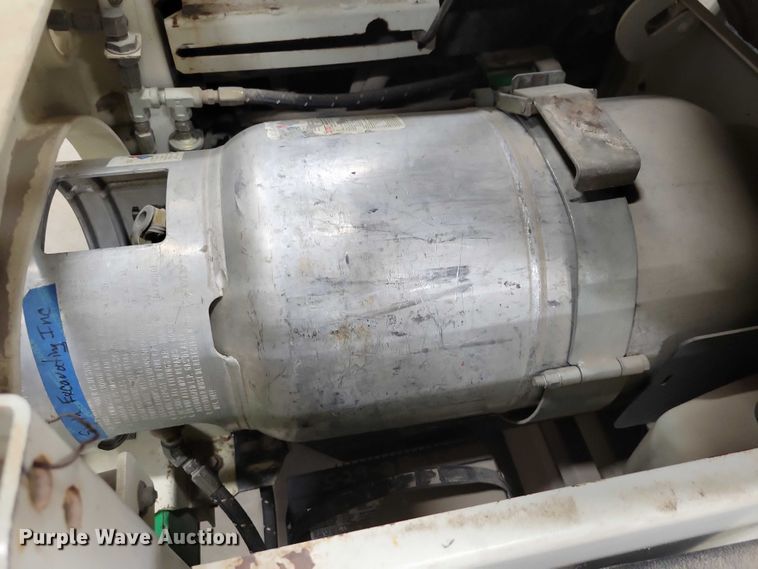 image for item EA2858 Tennant sweeper