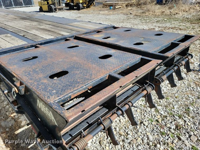 image for item EA2870 2016 Big Tex 22GN HD equipment trailer