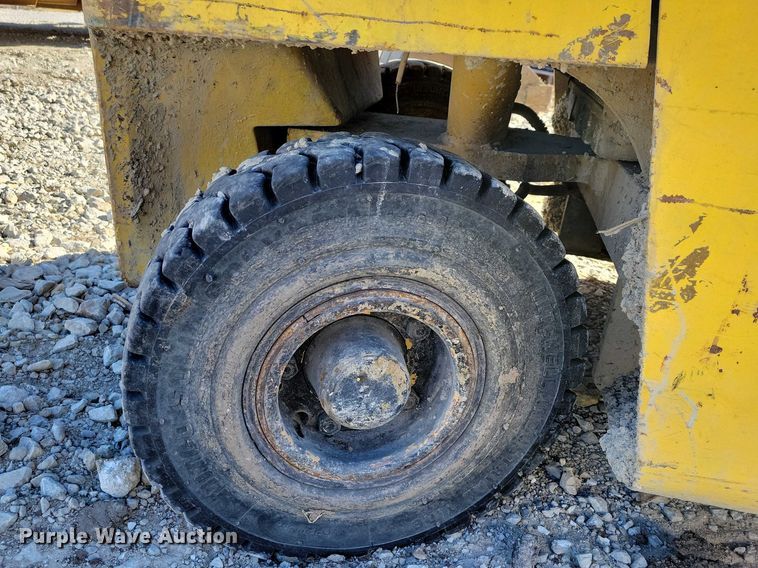 image for item EA2871 Hyster H50XL forklift