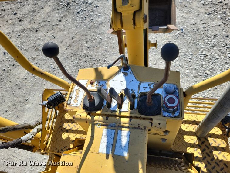 image for item EA2872 1997 Vermeer V-3550A trencher
