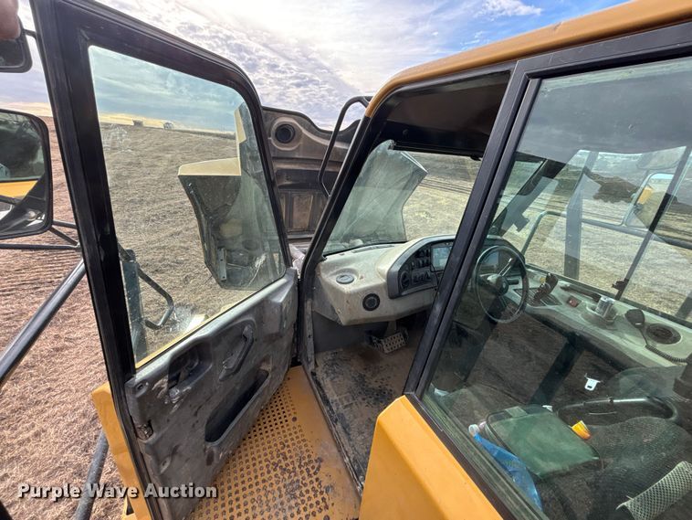 image for item EA4466 2012 Caterpillar 740B articulated haul truck