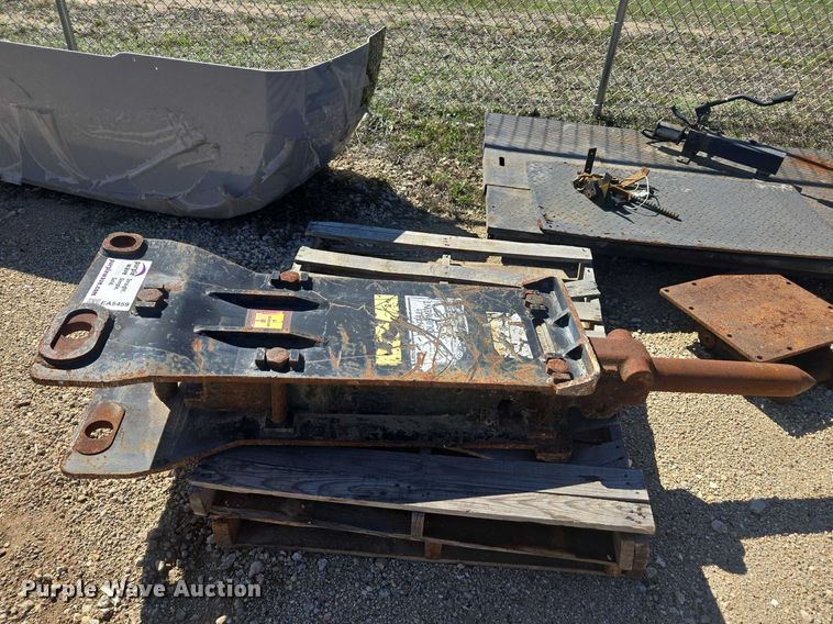 image for item EA5459 Huskie HH1000-2 breaker