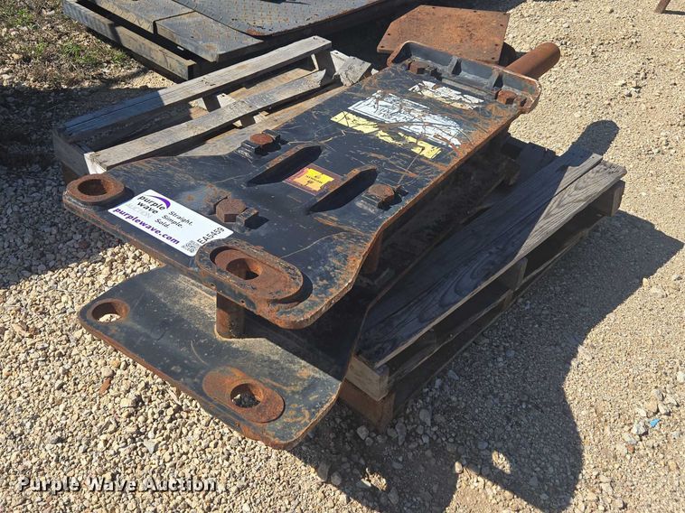 image for item EA5459 Huskie HH1000-2 breaker