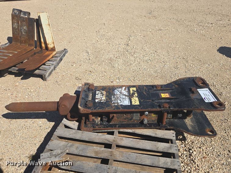 image for item EA5459 Huskie HH1000-2 breaker