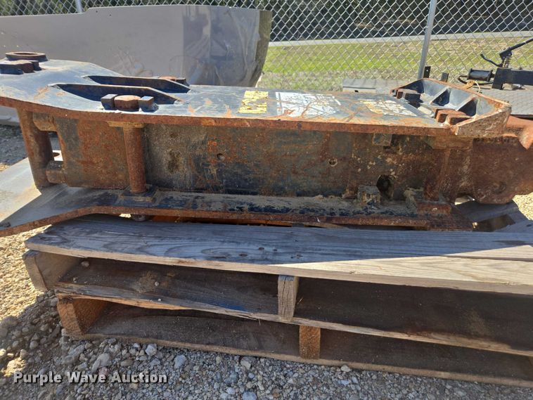 image for item EA5459 Huskie HH1000-2 breaker